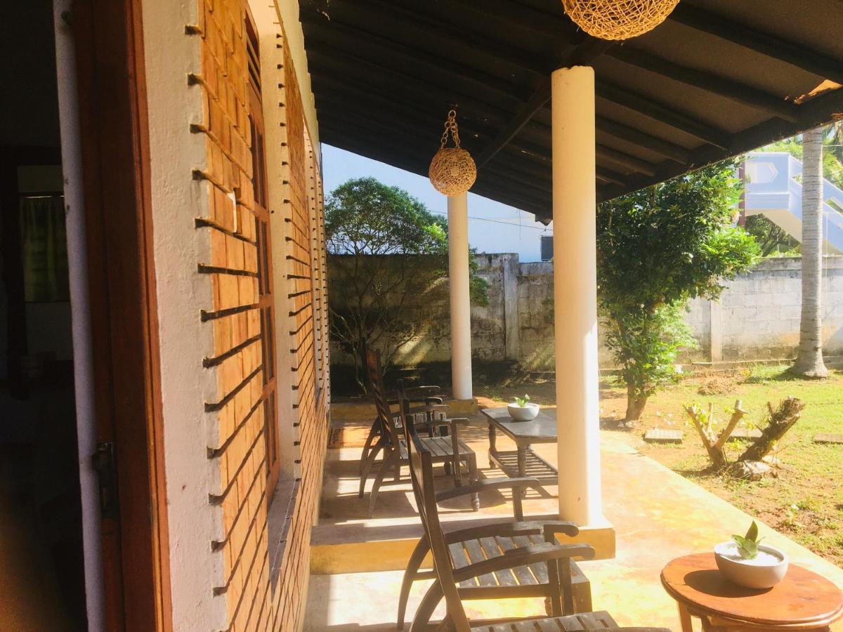 Dilena Beach Inn 탕갈레 외부 사진